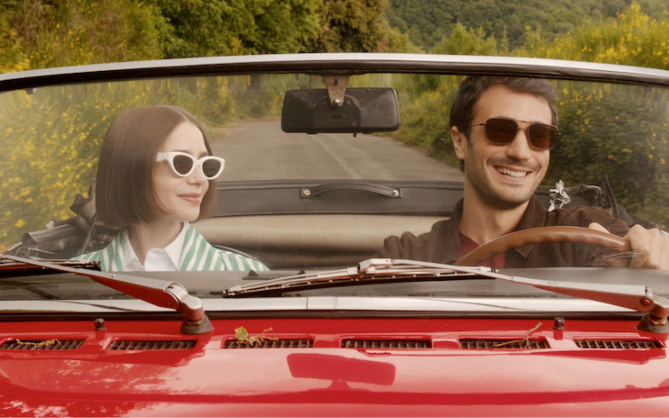 Por que ela sempre precisa estar com um homem?