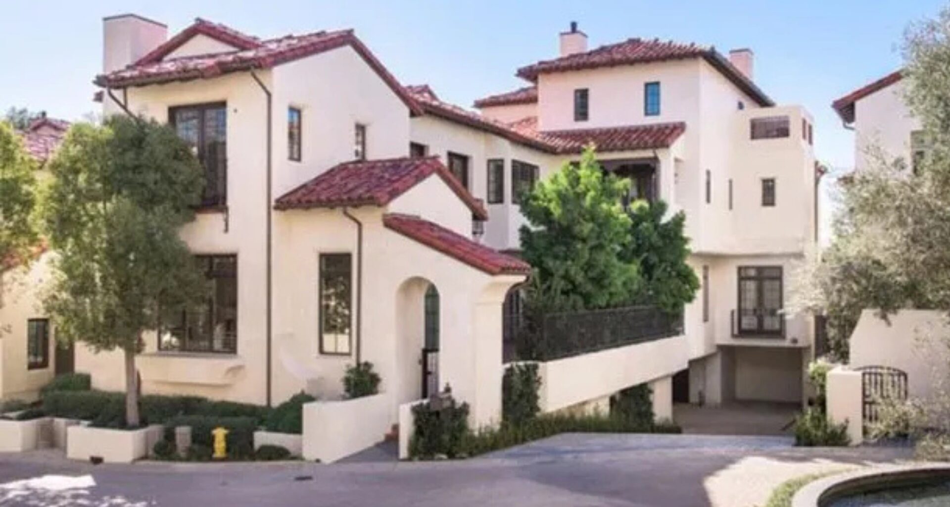 Proprietária de uma mansão de R$ 17 milhões, atriz chega aos 88 anos com polêmicas envolvendo prisão e protestos