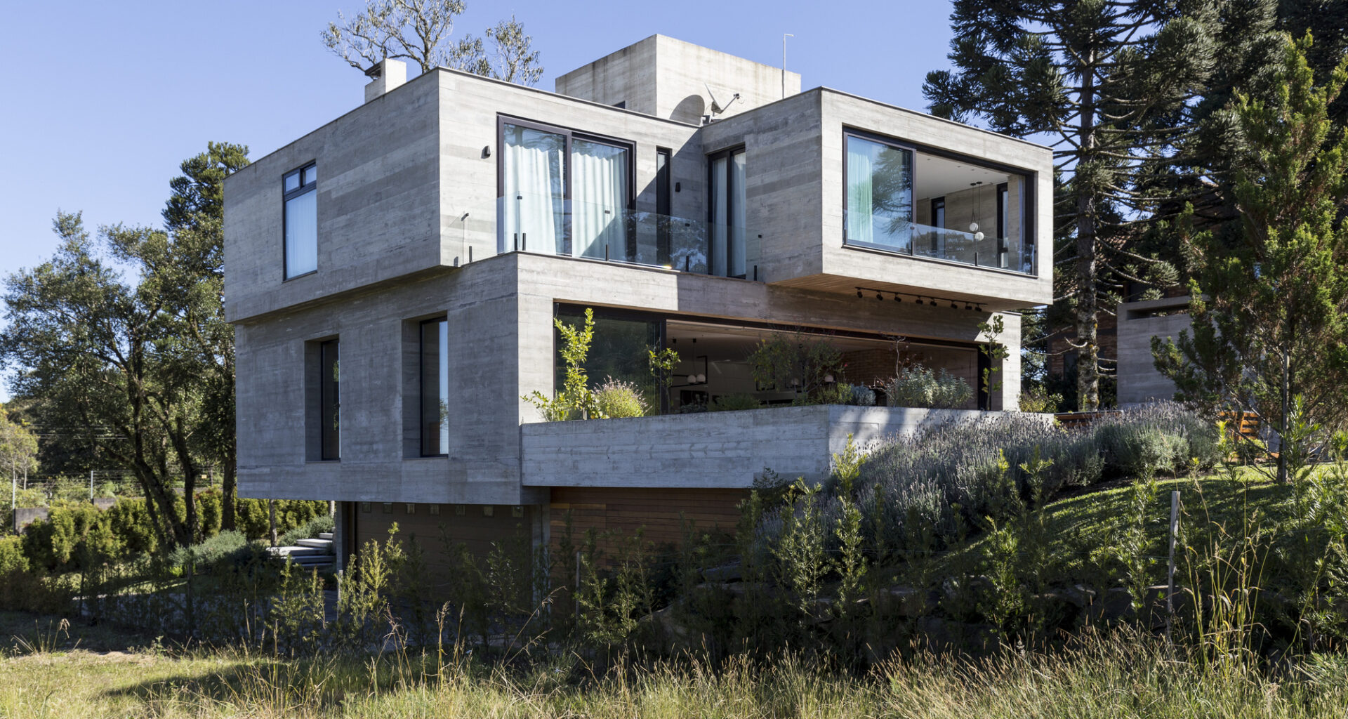 Casa Concreto E18 / Martin arquitetura + engenharia