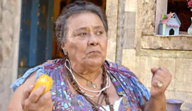 Morre Teuda Bara, atriz de Meu Pedacinho de Chão, aos 84 anos