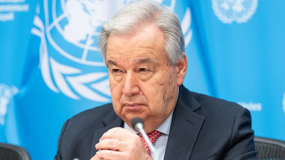 "Inviolável". Guterres condena entrada de Israel em complexo da UNRWA