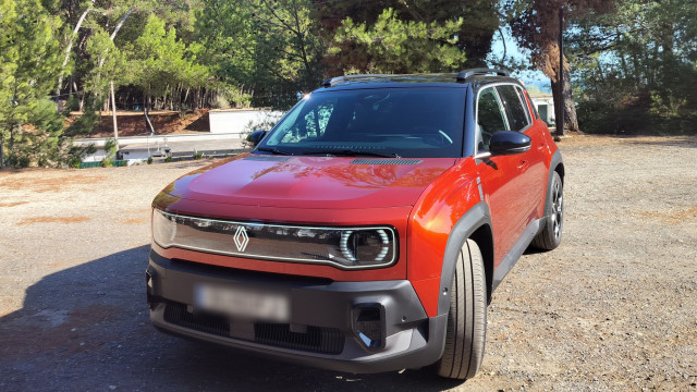 Renault 4 E-Tech. Testámos o neoclássico elétrico