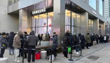 Z TriFold. Dobrável triplo da Samsung esgotou numa questão de minutos