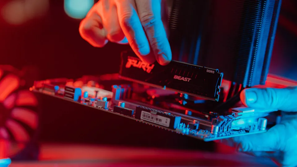 Aumento do preço de memória RAM pode adiar novas PlayStation e Xbox