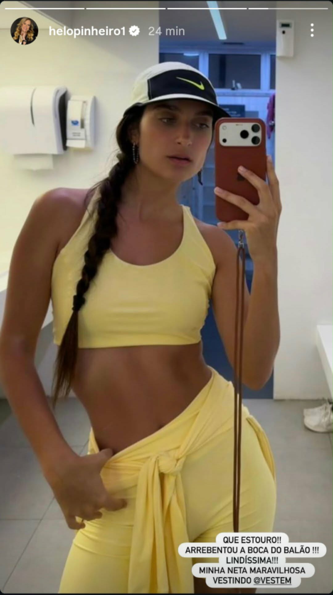 Helô Pinheiro se impressiona com beleza da neta, Buby Pinheiro