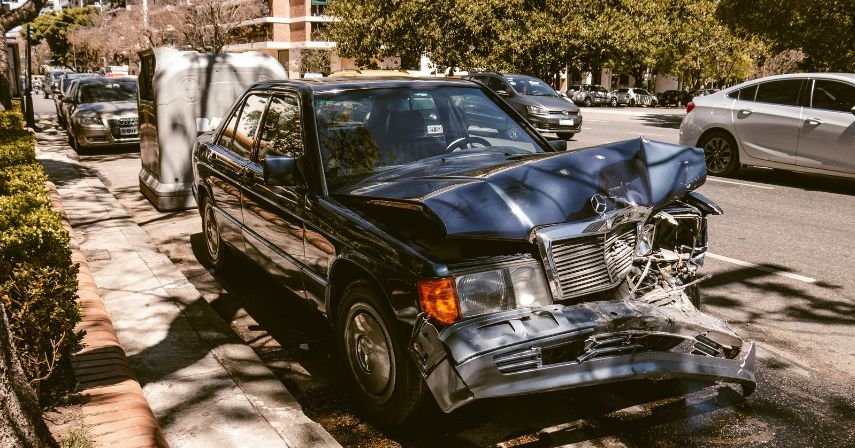 Tragédia - Acidente frontal tira a vida a mulher. Marido morreu ao saber a notícia