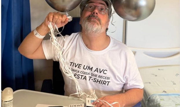 Siga-nos no Google News