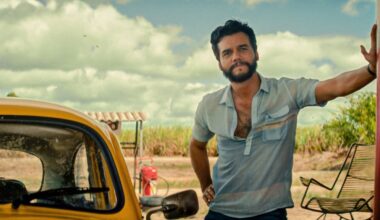 Wagner Moura pede ajuda a Marquezine antes de desfile de moda