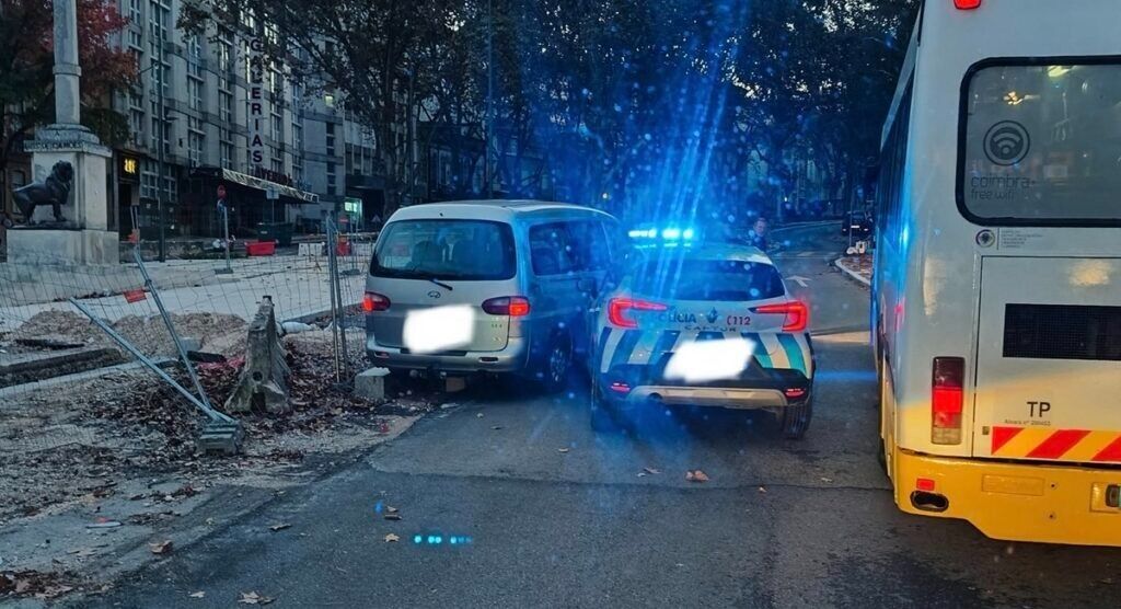 Jogador que lançou caos em Coimbra durante fuga à polícia condenado a dois anos de pena suspensa