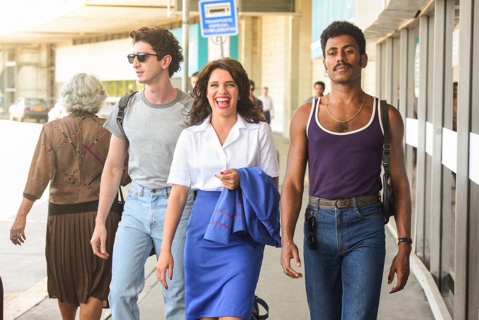 Johnny Massaro, Bruna Linzmeyer e Icaro Silva — Foto: Divulgação