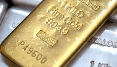 Ouro dispara para níveis históricos e atinge recorde