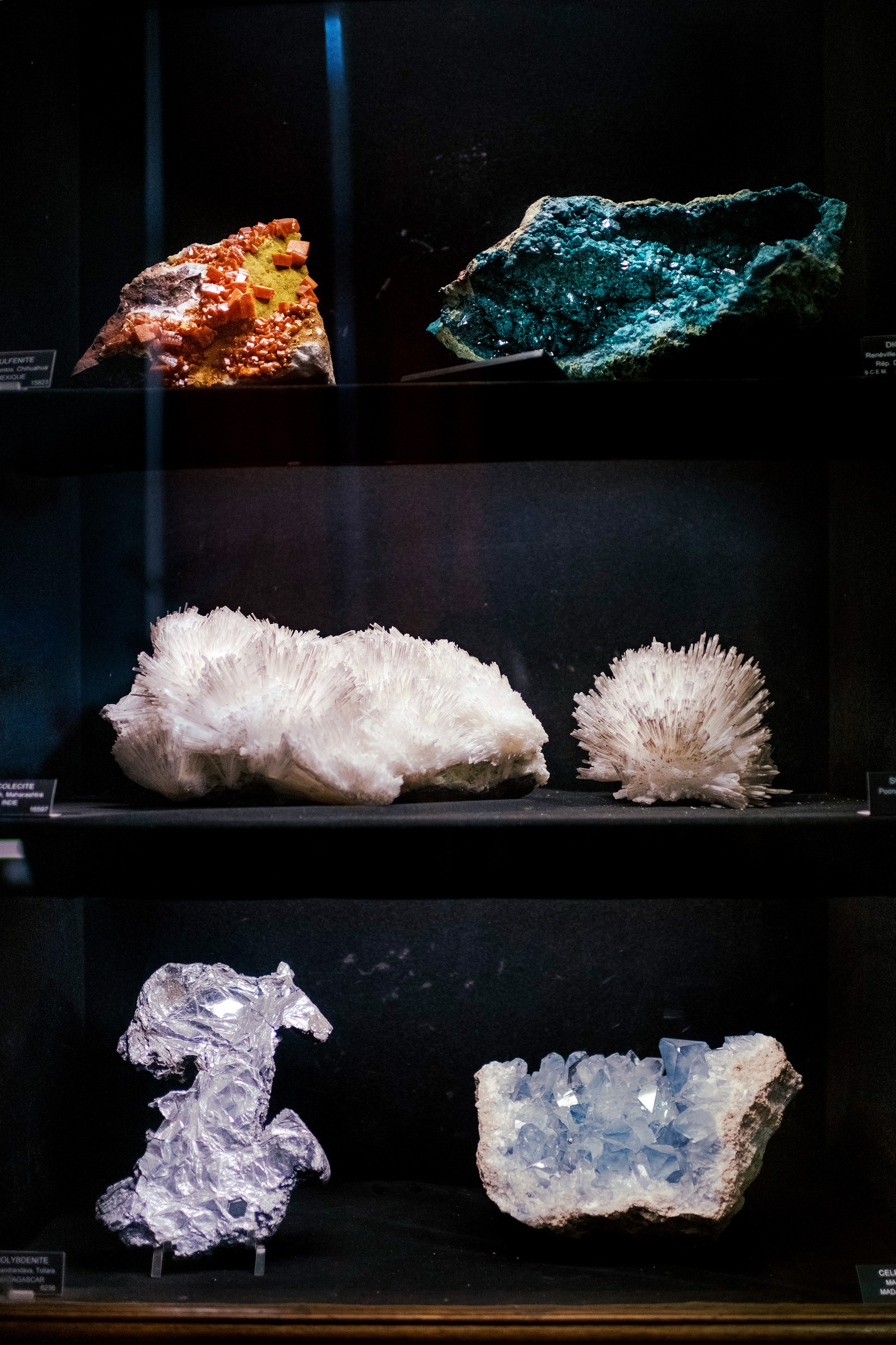 Parte dos cinco mil objetos expostos no Museu de Mineralogia da École des Mines de Paris — Foto: Dmitry Kostyukov/The New York Times