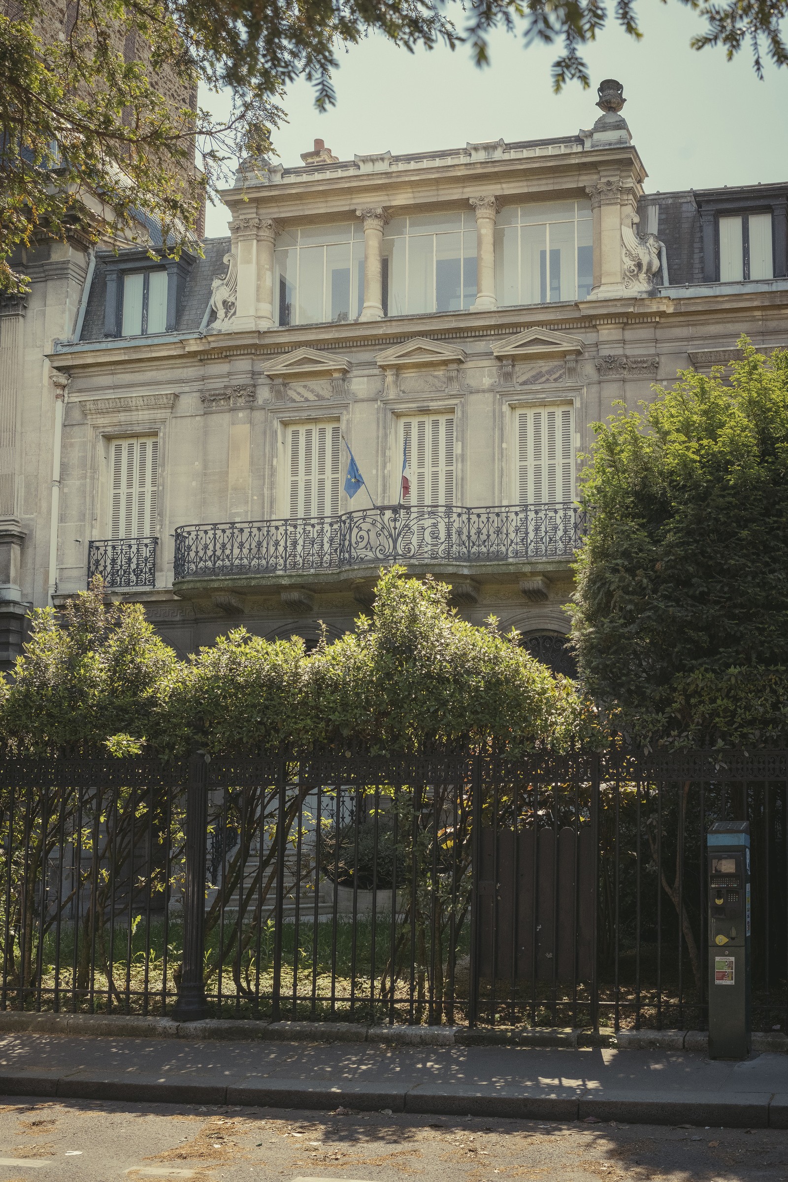 A fachada do Musée d'Ennery, instalado numa mansão do século XIX perto de Bois de Boulogne, em Paris — Foto: Dmitry Kostyukov/The New York Times