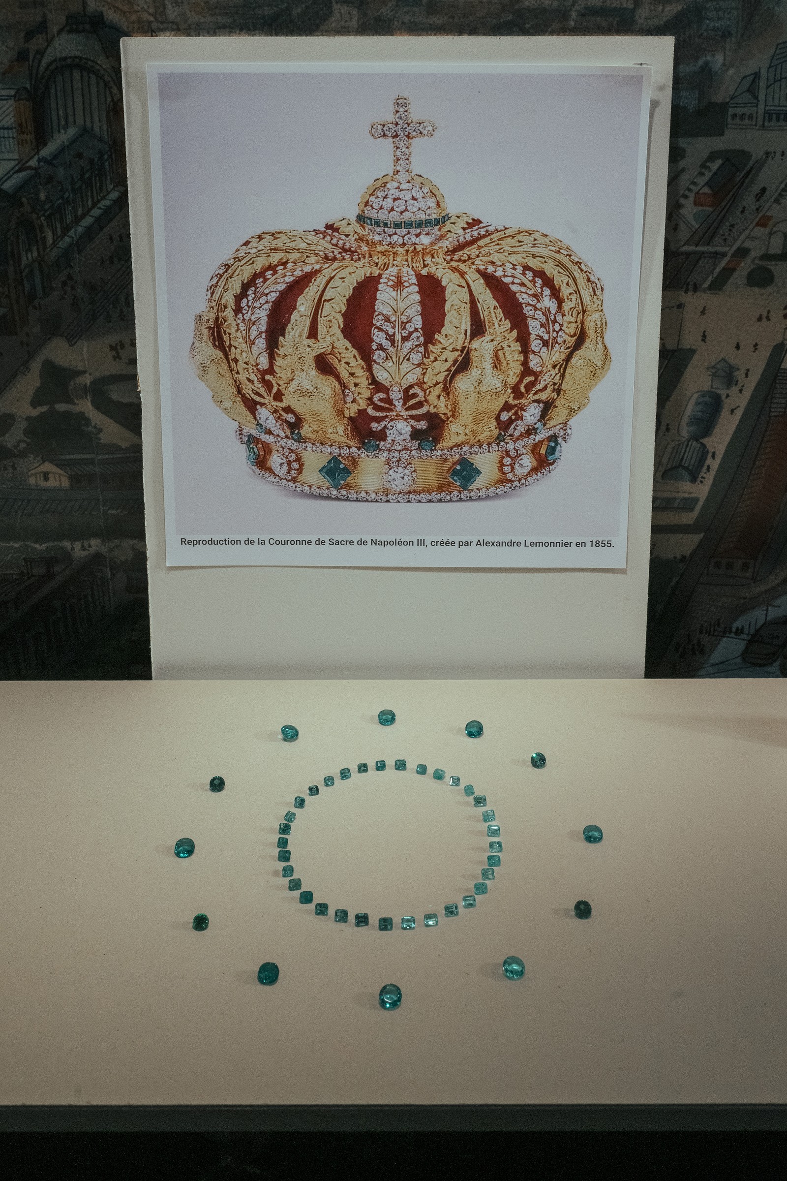 As esmeraldas que já adornaram a coroa do imperador Napoleão III também fazem parte do acervo do Museu de Mineralogia da École des Mines de Paris — Foto: Dmitry Kostyukov/The New York Times