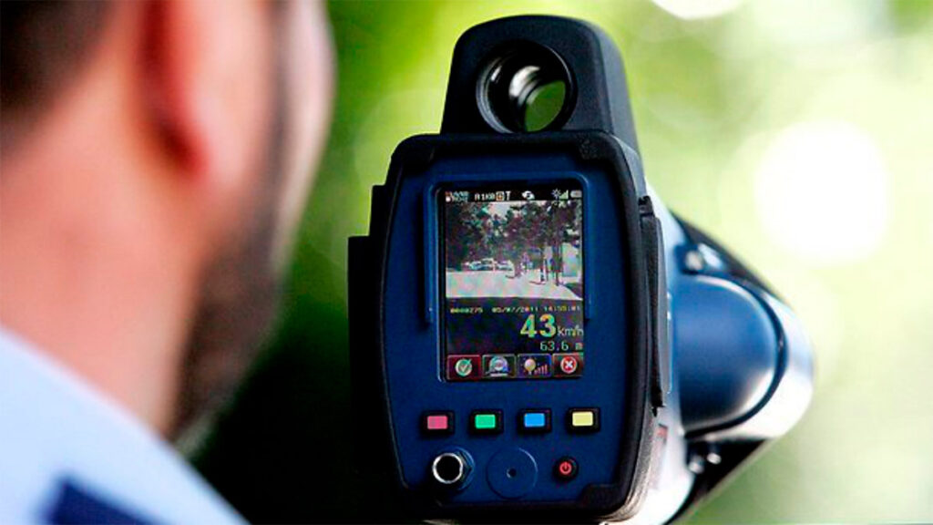 Novos radares em Espanha conseguem multar a mais de 1 km de distância