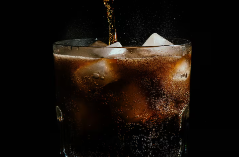 Refrigerantes zero oferecem risco maior ao fígado que os tradicionais, aponta estudo