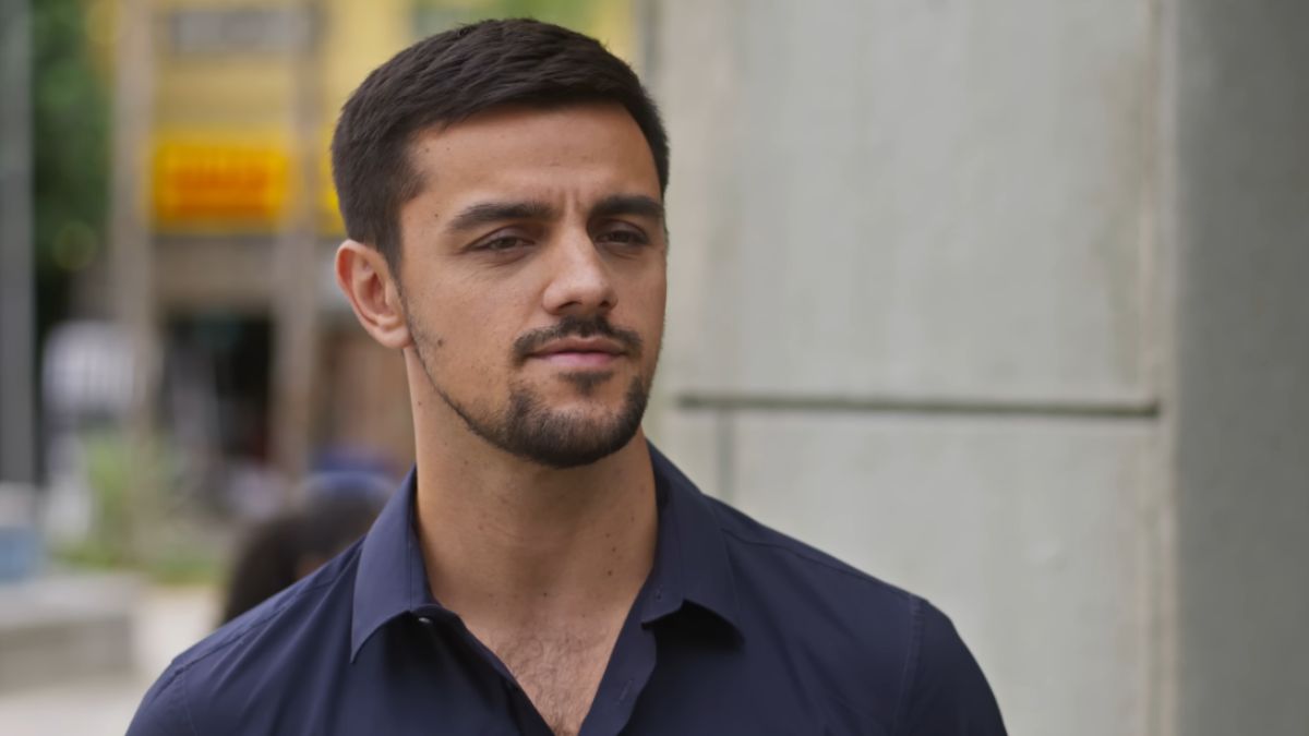 Felipe Simas é Danilo em Dona de Mim