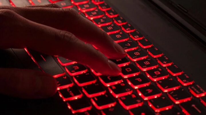 Rússia acusada de ataques cibernéticos destrutivos contra a Dinamarca