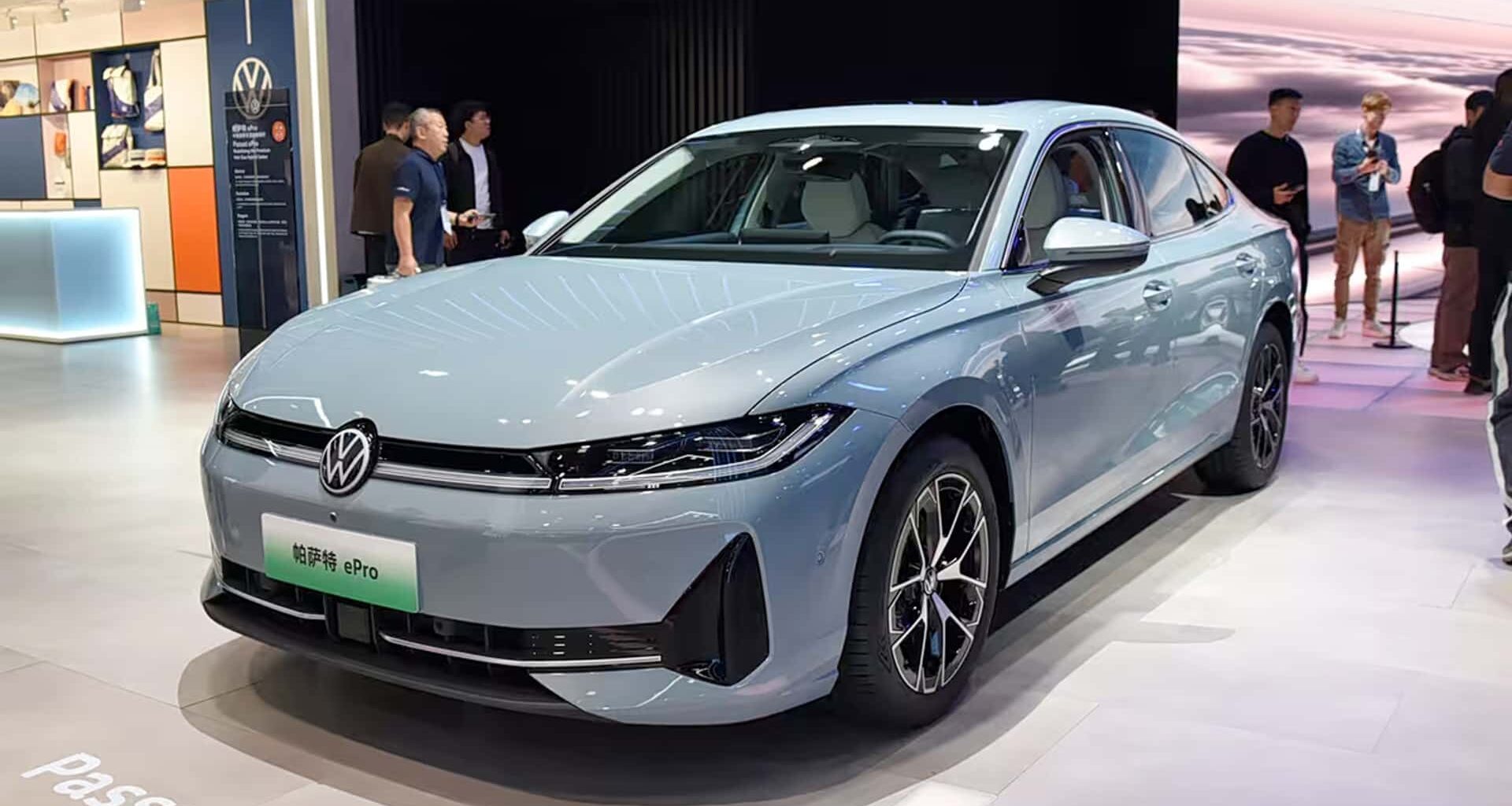 Novo VW Passat híbrido com 1.300 km de autonomia estreia em 2026