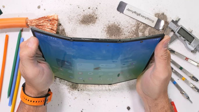 Samsung Galaxy TriFold