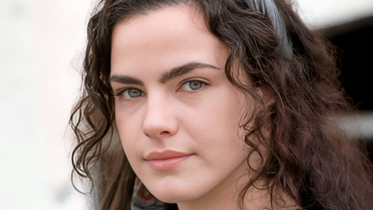 Longe da TV, Ana Paula Arósio ignorou enterro do pai e não fala com a mãe há anos