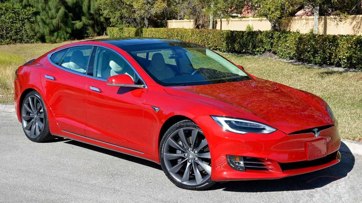 Carros usados da Tesla são os menos fiáveis, diz a CR USA