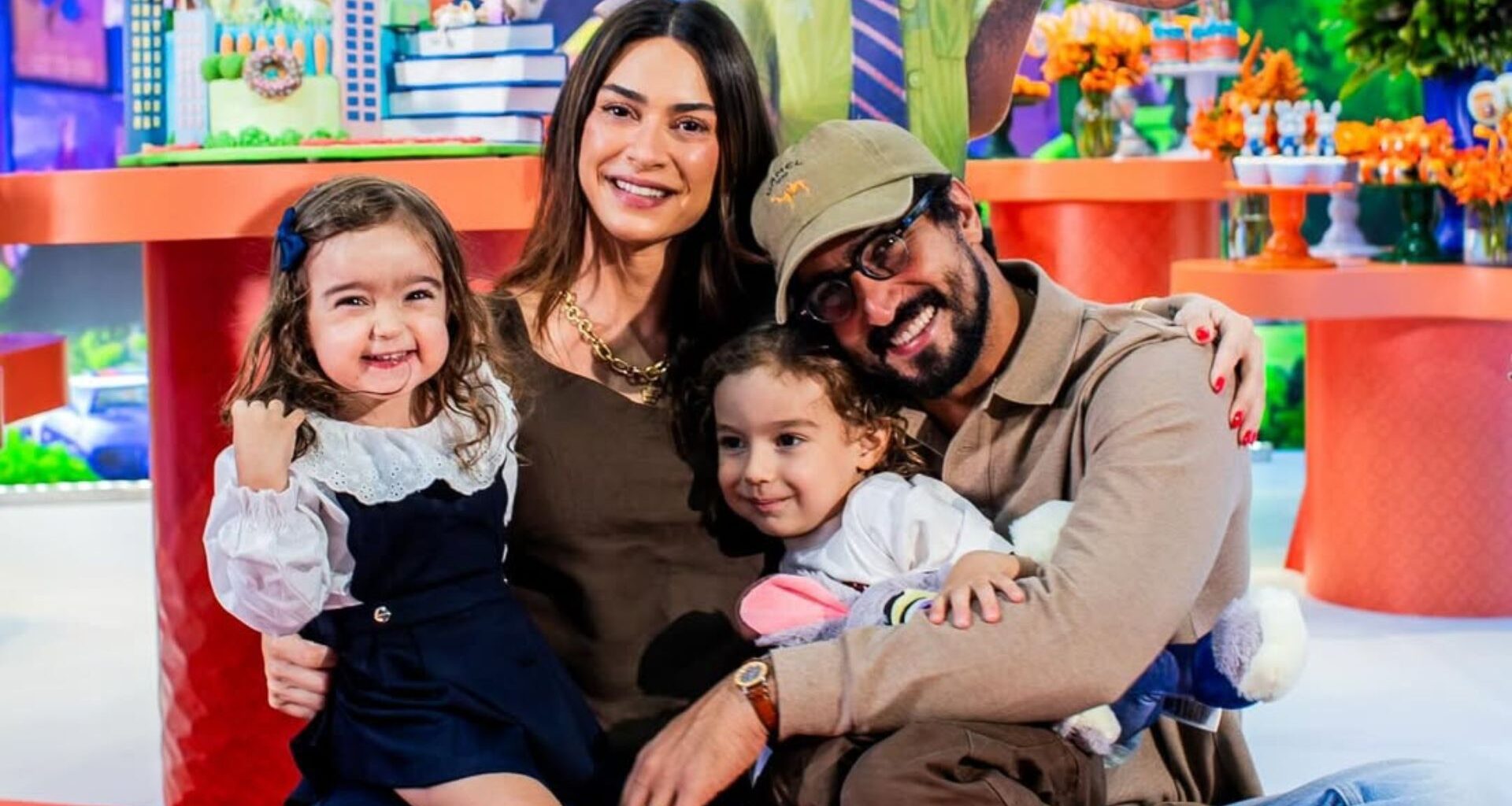 Thaila Ayala ao lado da família - Foto: Reprodução / Instagram