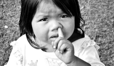 Estudo sugere ligação entre alzheimer e tirar meleca do nariz