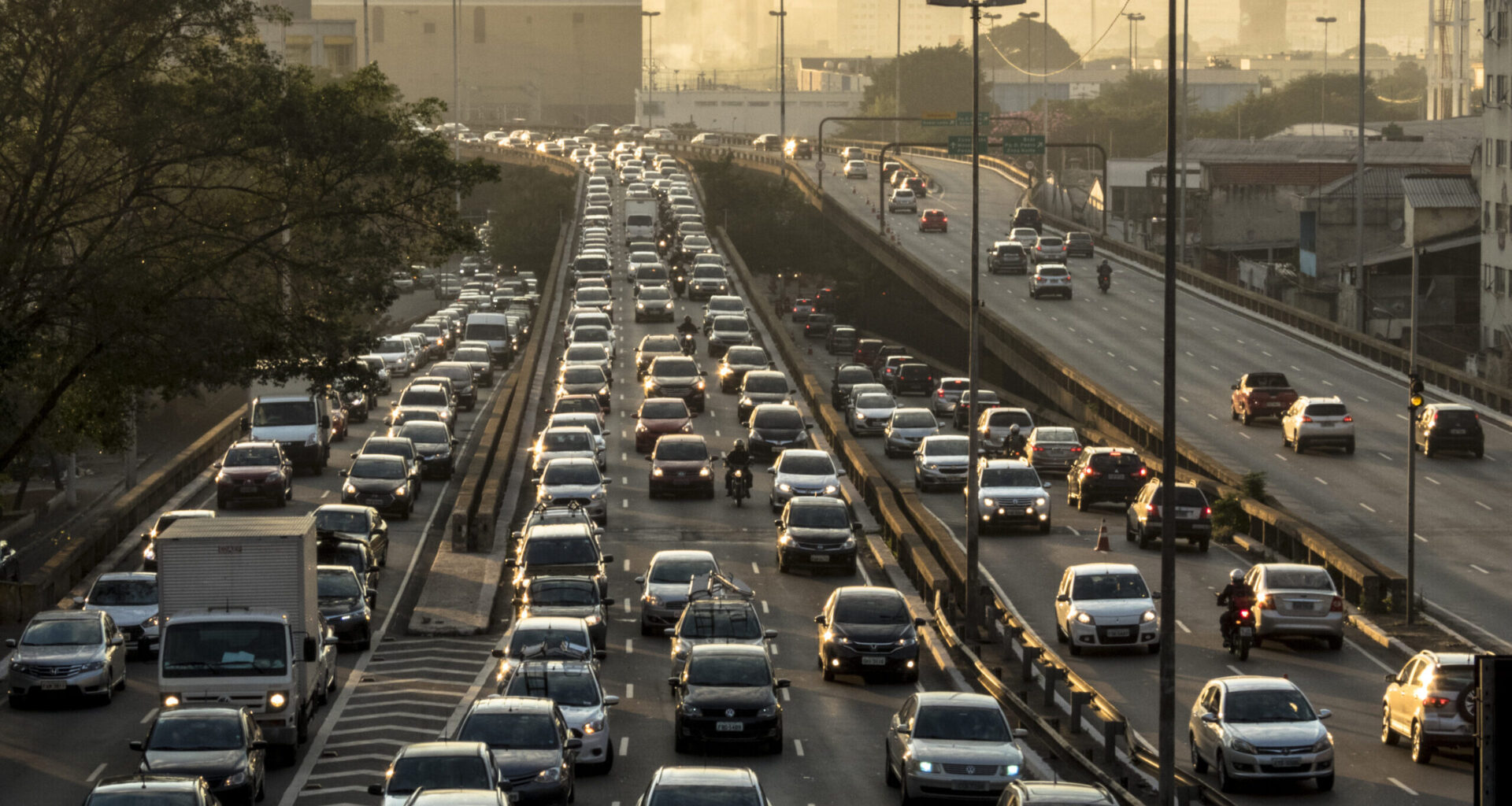 Fim dos carros a combustão: União Europeia reconsidera posição e esta pode ser a nova data