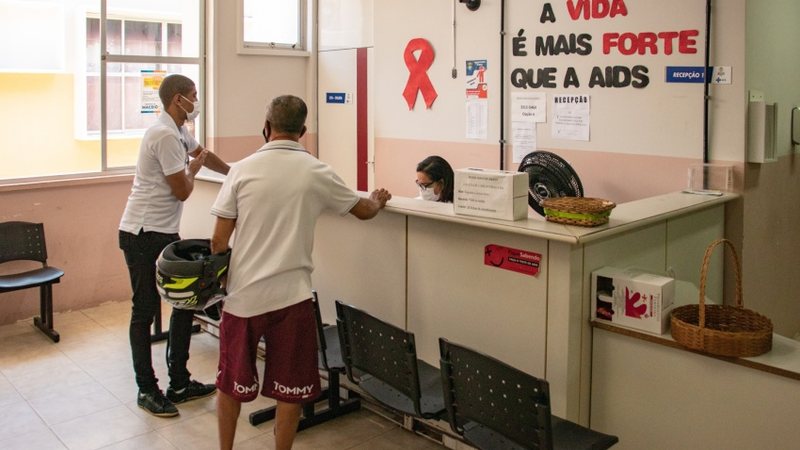 Maceió disponibiliza tratamento com antirretroviral para combate ao HIV