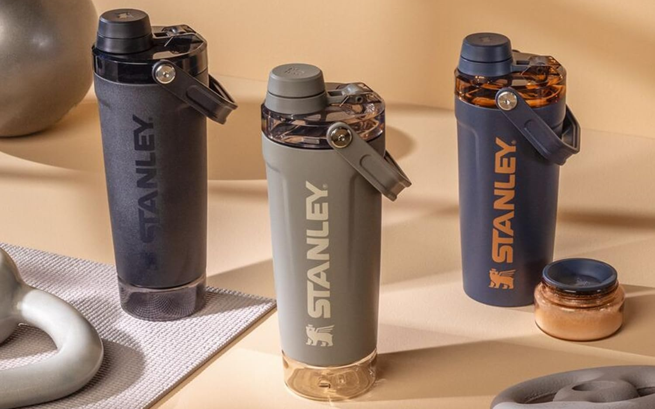 Lançamento fitness: conheça a nova garrafa Stanley Activate Shaker com isolamento térmico