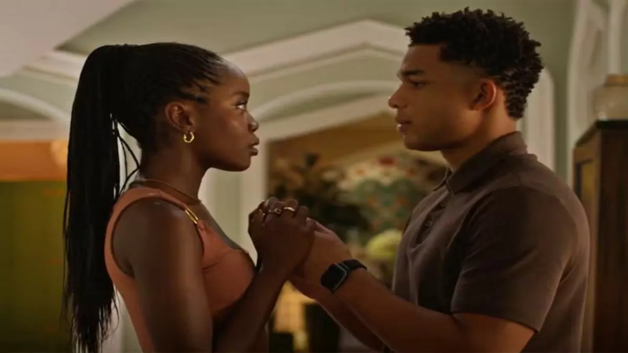 Leona pega buquê, termina com Marlon e corre para os braços de Samuel