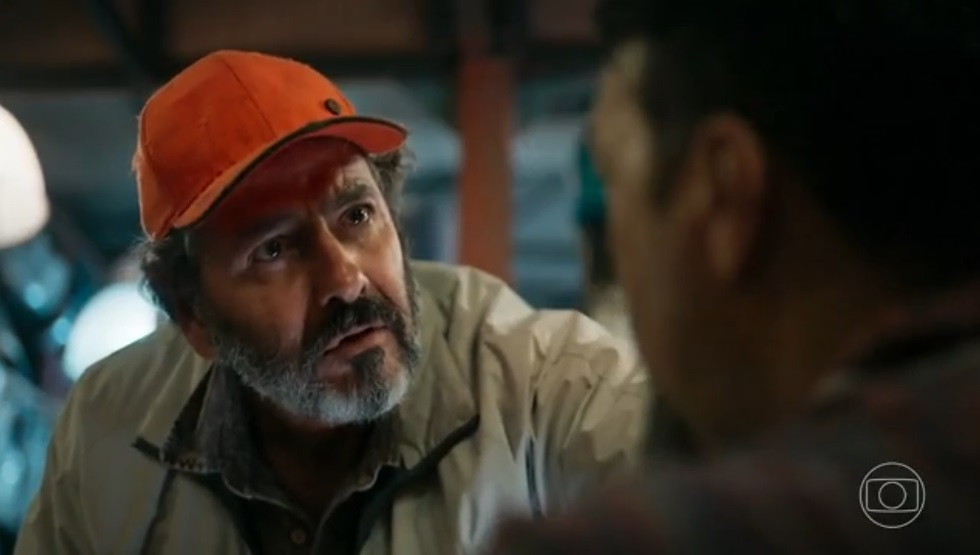 Três Graças: Misael trai grupo, se arrepende e pede perdão