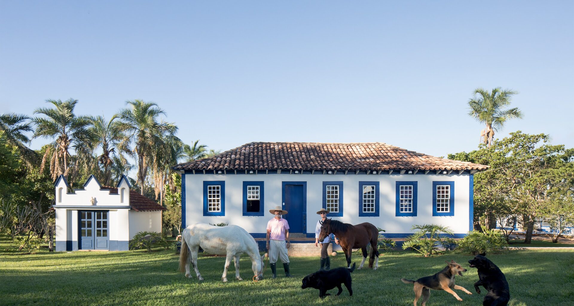 Leo Romano abre sua casa de campo centenária em Goiás