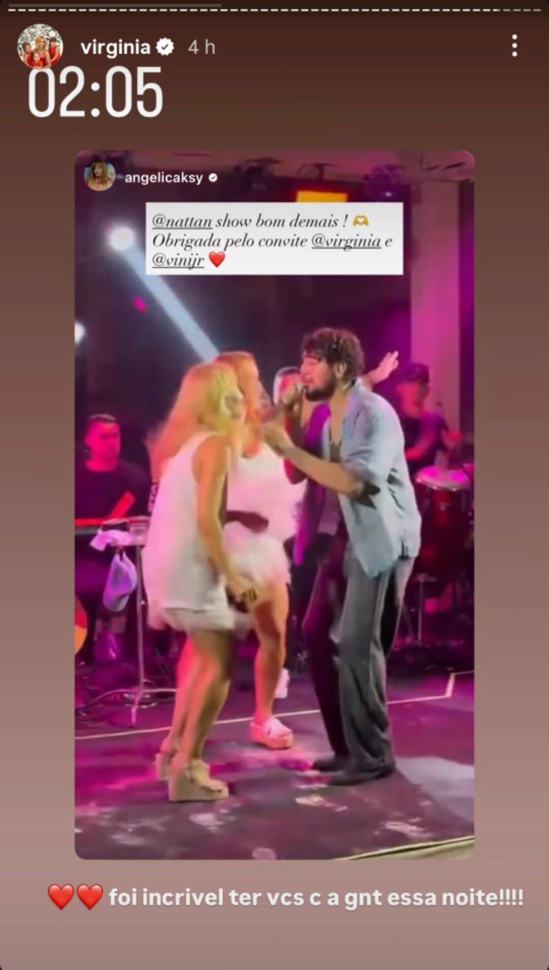 Virginia dançando com Angélica em Trancoso - Foto: @virginia