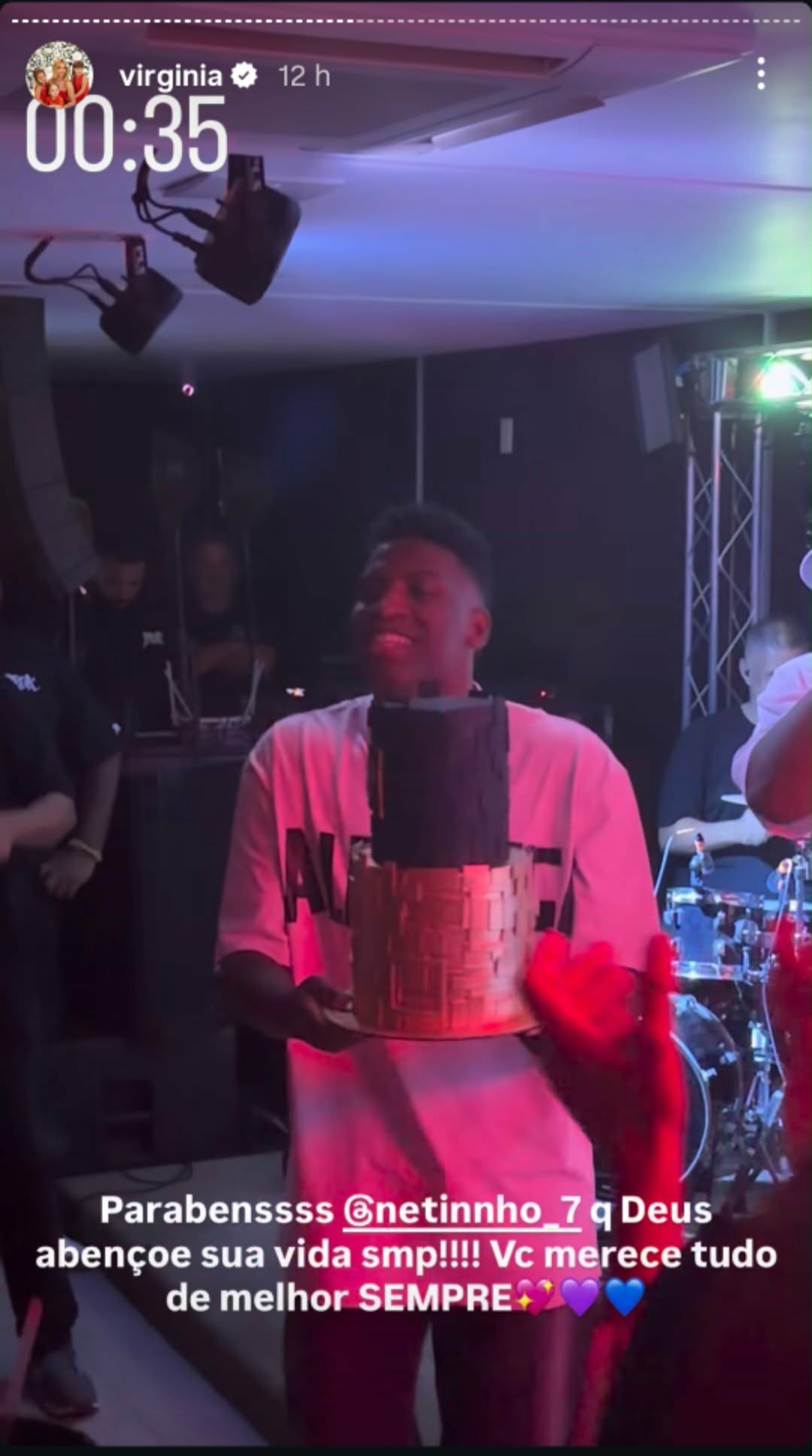 Virginia marca presença no aniversário do irmão de Vini Jr. - Foto: @virginia