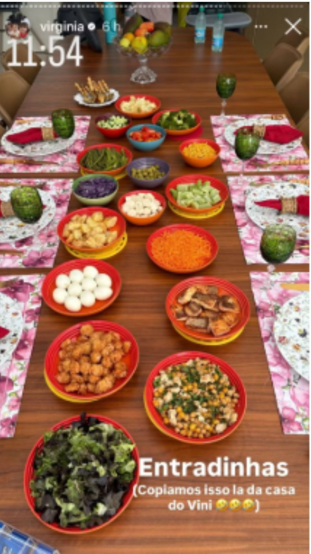 Mesa de Virginia - Foto: Reprodução/Instagram