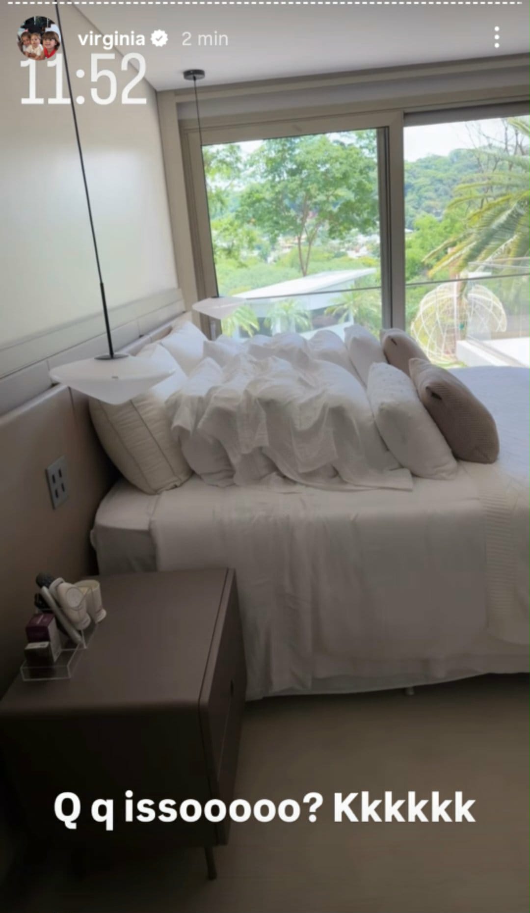 Virginia se choca com quantidade de travesseiro em quarto de sua mansão - Foto: @virginia