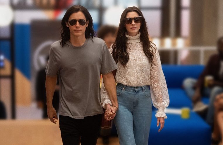 Anne Hathaway revela que canção brasileira foi a sua mais ouvida em 2025