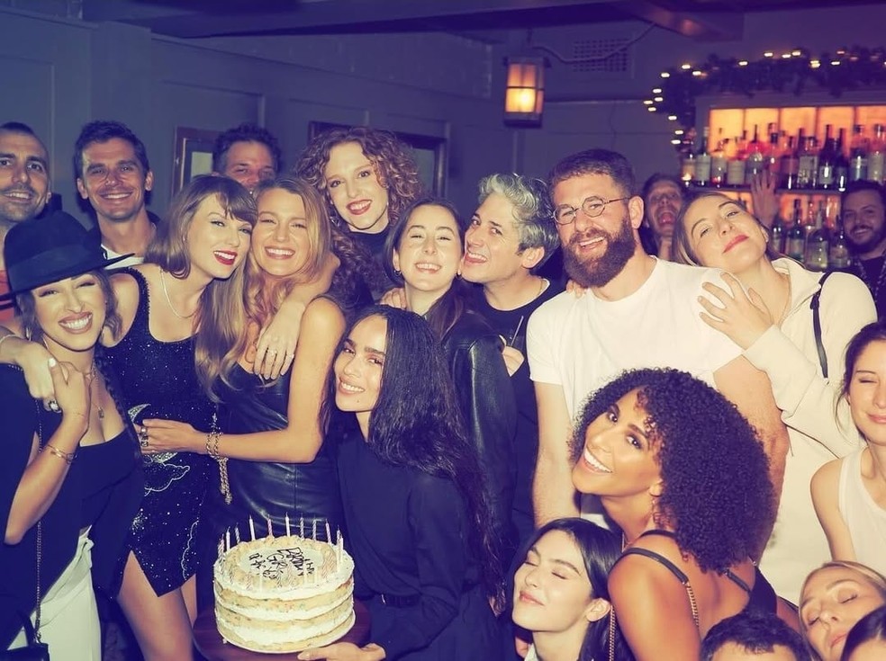 Taylor Swift celebrou o aniversário de 34 anos com amigos em uma boate em Nova York — Foto: Reprodução/Instagram