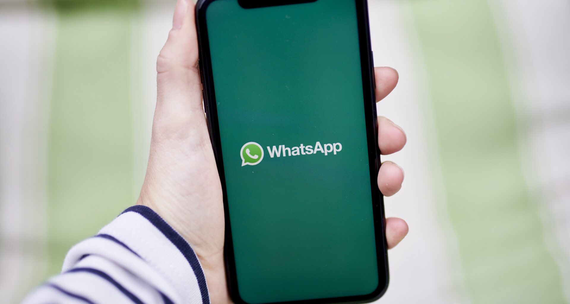 veja a lista completa de celulares que ficarão sem o aplicativo em 2026