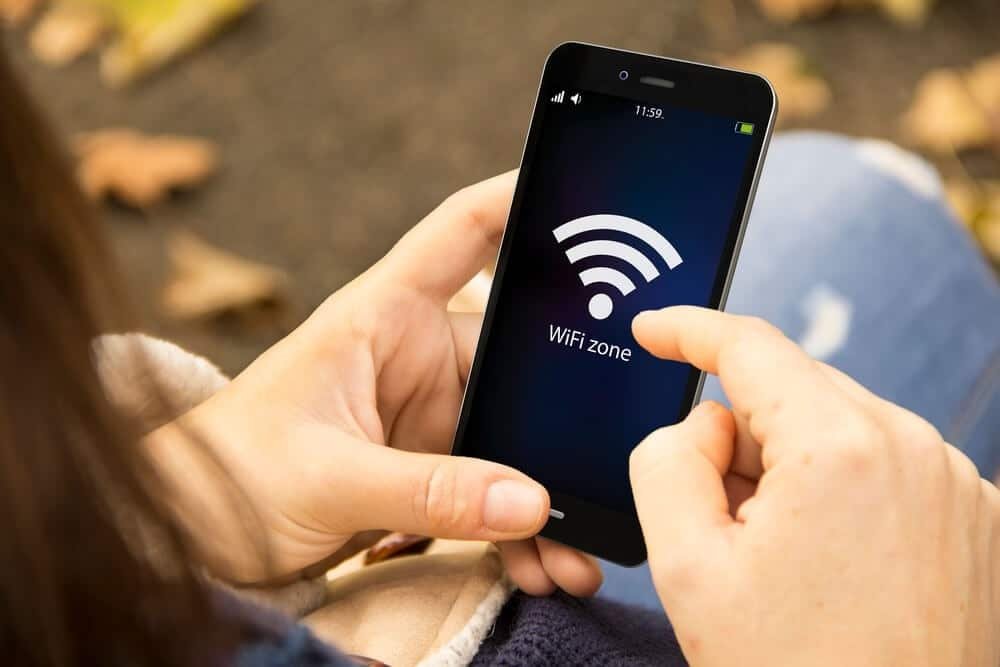 Por que é recomendável desligar o Wi-Fi ao sair de casa