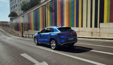 SUVs dominam Europa, mas o modelo mais vendido em 2025 continua a ser um carro urbano