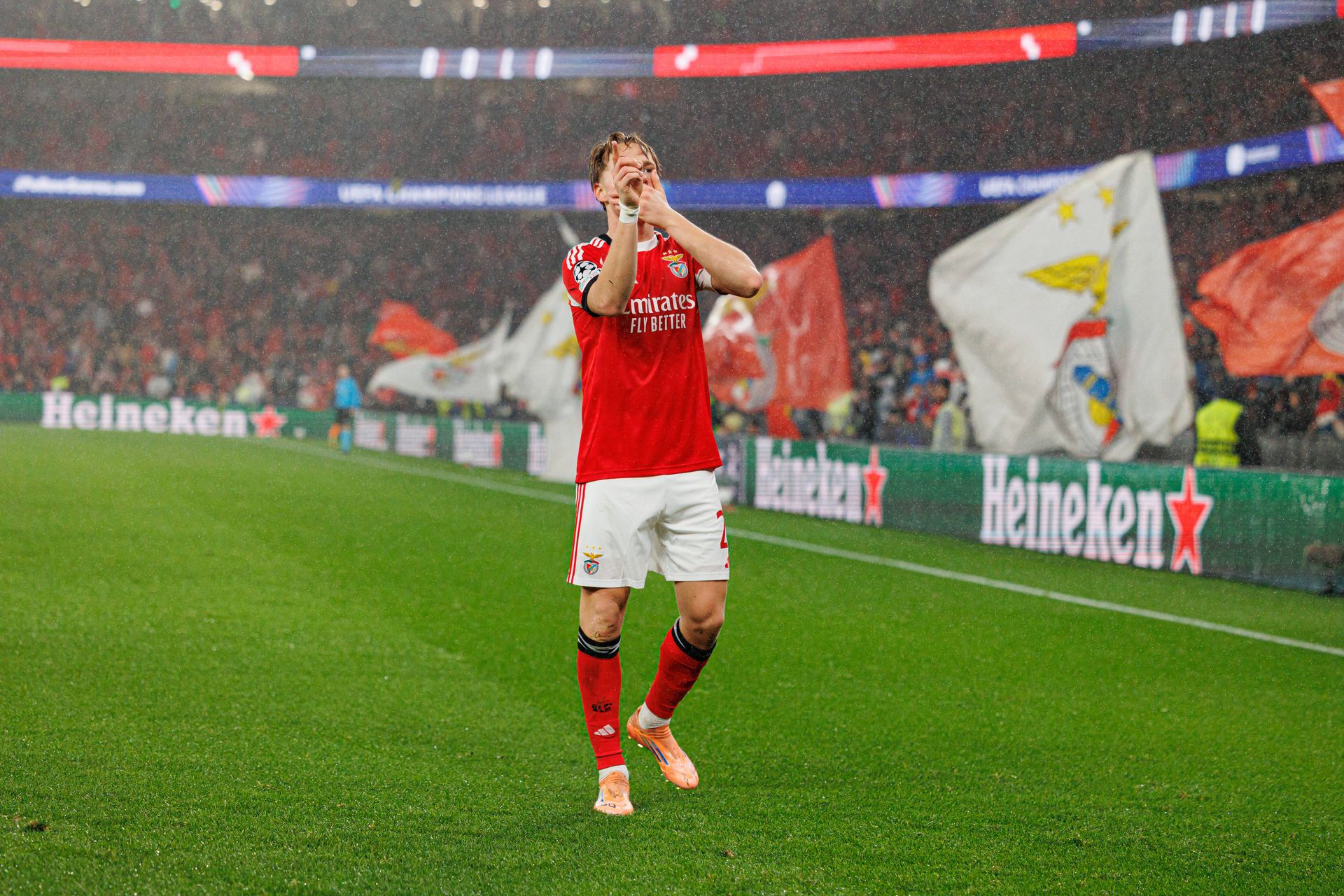 Schjelderup brilhou com um bis - Foto: IMAGO