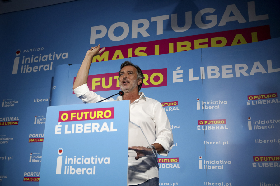 Cotrim de Figueiredo, Marques Mendes e Gouveia e Melo lutam por votos à direita