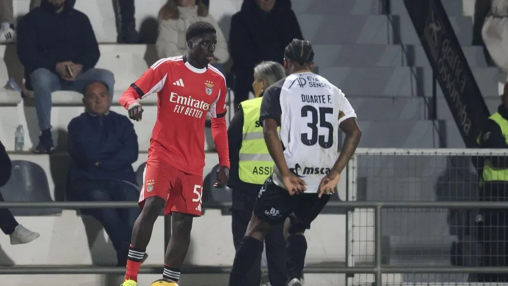 Daniel Banjaqui no Farense-Benfica (FOTO: Benfica)