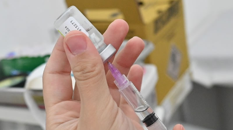 Vacinação recomeça em Santos com reforço na campanha contra a dengue