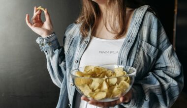 Inglaterra: adultos ingerem por semana sal igual ao de 155 pacotes de batatas fritas, aponta estudo