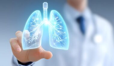 O que torna algumas pessoas mais suscetíveis à pneumonia?