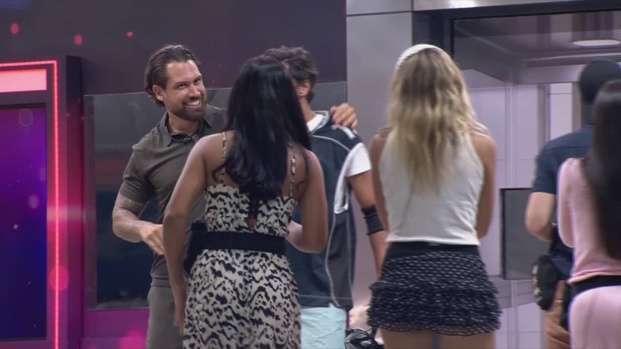 Brothers reagem ao retorno de Alberto Cowboy após 26 horas de Prova do Líder - Gshow